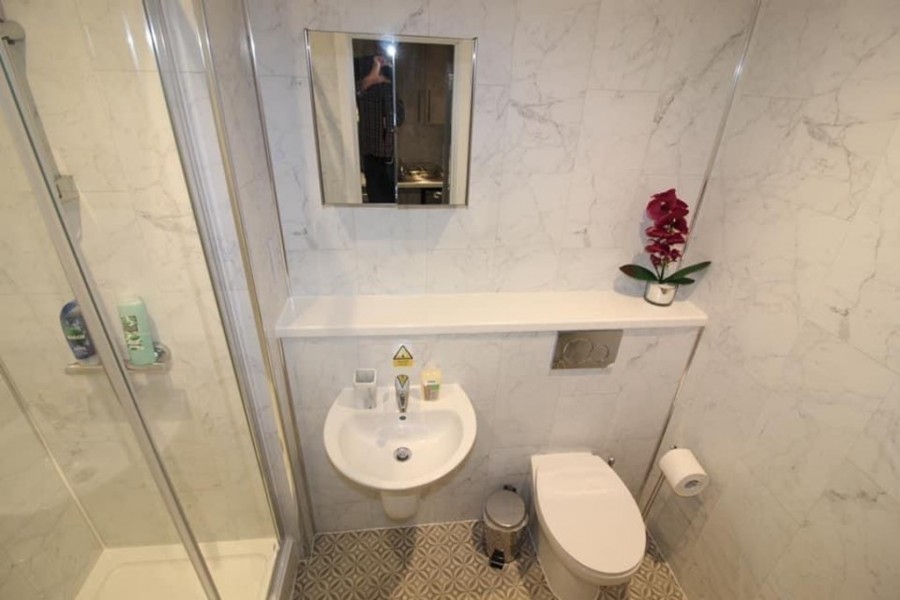 Images for Fantastic Studio Flats Book Today