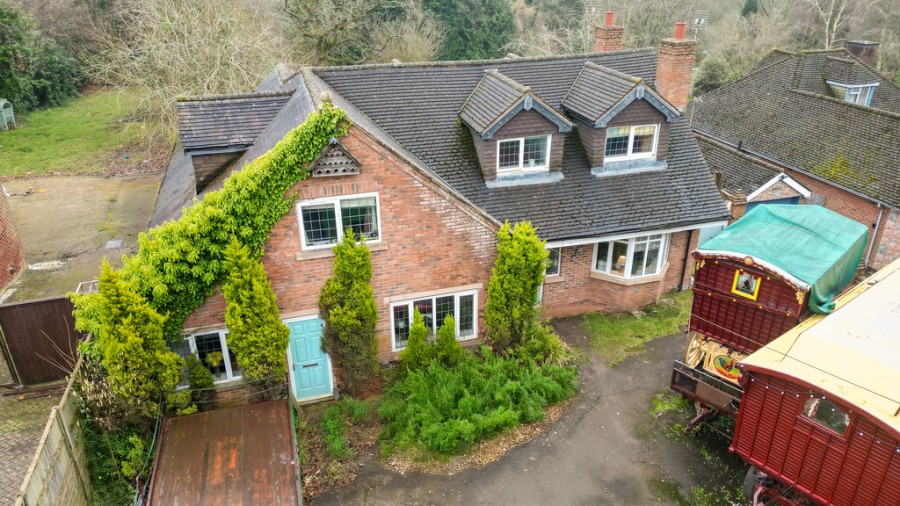 Images for In need of modernisation -Kenilworth