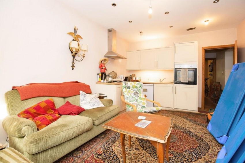 Images for In need of modernisation -Kenilworth