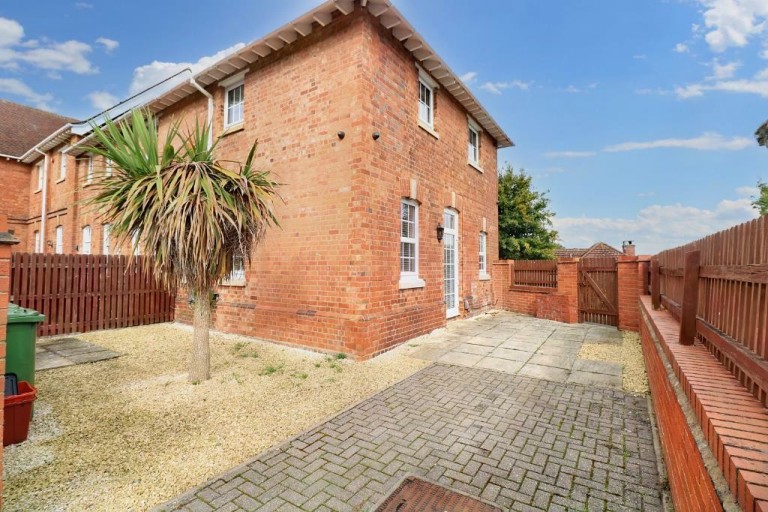 View Full Details for Frythe Close, Kenilworth-Near Kenilworth School Catchment.