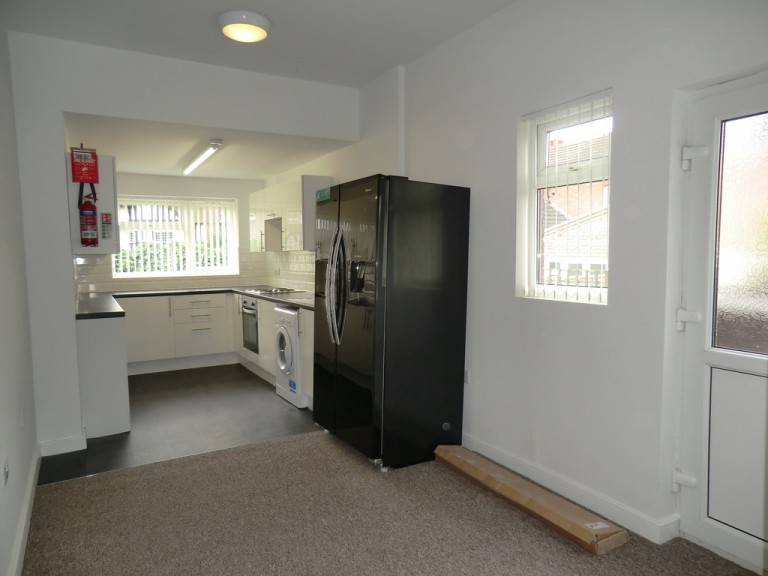View Full Details for 6 Bed HMO For Sale Currently Rented-Great Investment